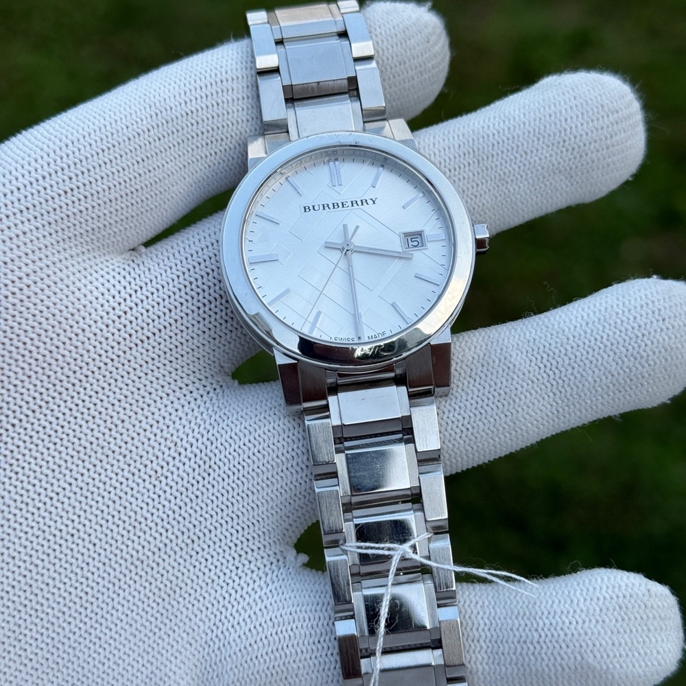 Burberry Silver Watch  Dial Men's Watch - Picture 4 of 10